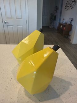 Geometric yellow lemons