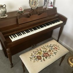 Yamaha (Cable-Nelson), 88 Key, Console Piano 