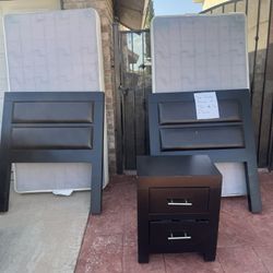 2 Twins Bedroom Set 