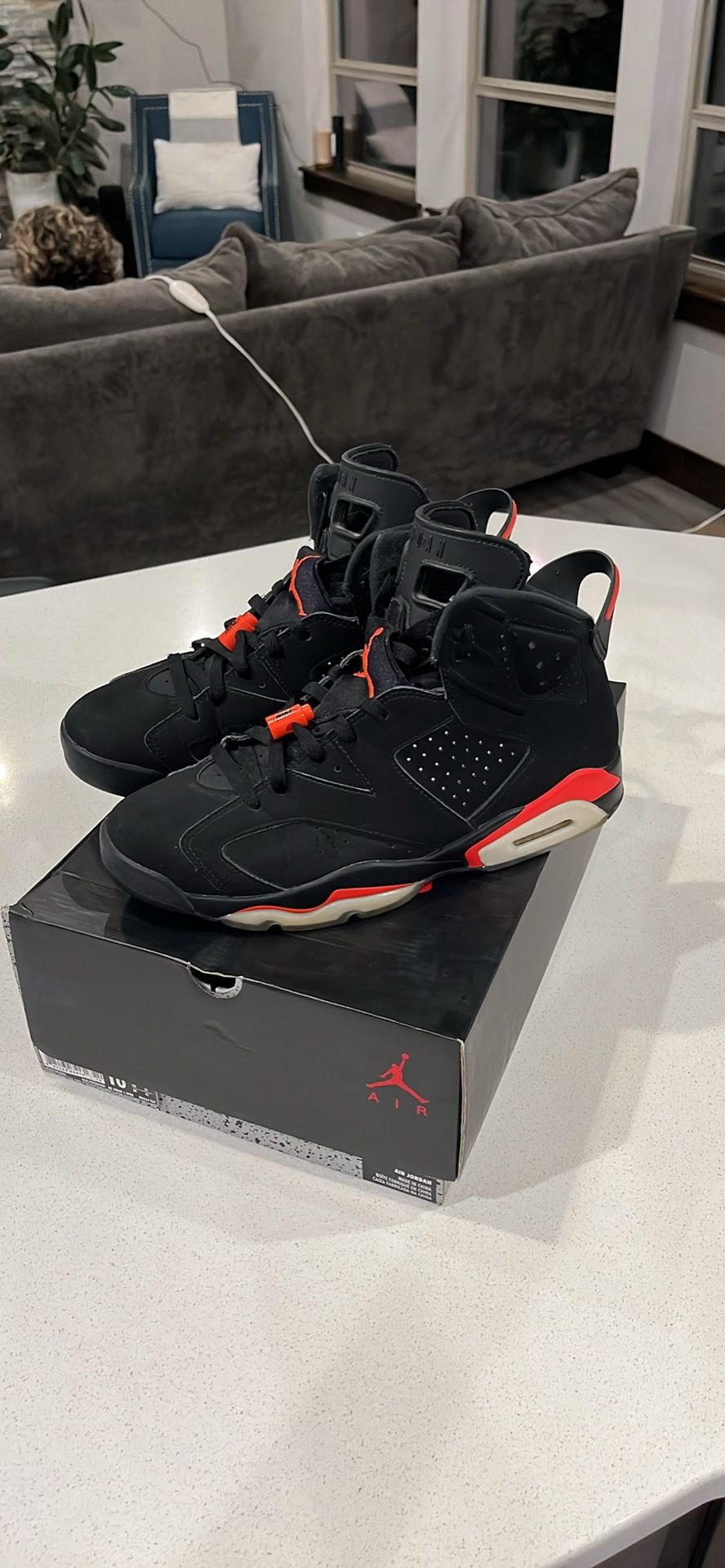 2019 Air Jordan Retro Infrared (Size 10)