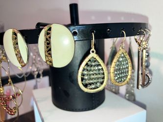 Bundle of ten pair vintage earrings