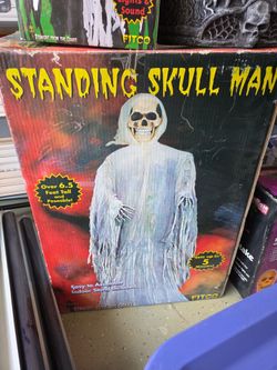Halloween-Standing Skull Man