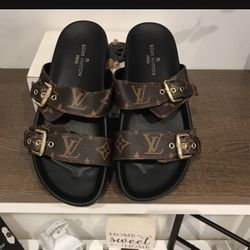 Loui Woman’s Sandals Size 6.5/7/8/8.5