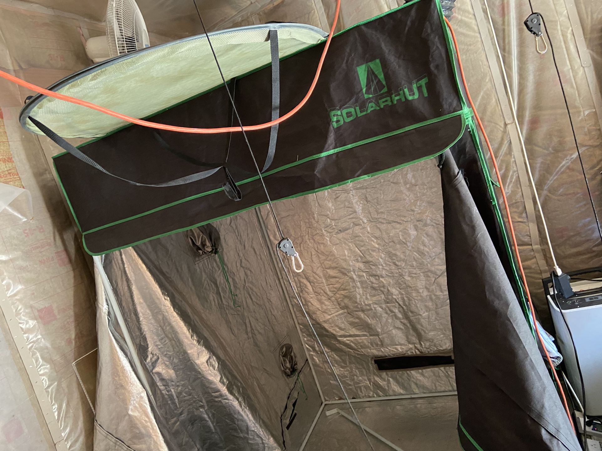 5x5’ Grow Tent w/ Inline Fan, Carbon Filter, Dehumidifier