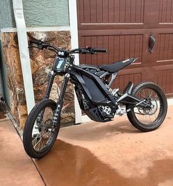 Surron lbx 2025, (accept trades)