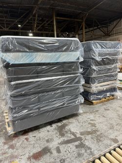 Mattress World 🌍 !!✊