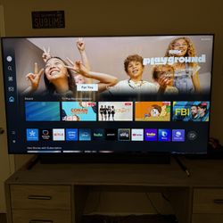 70 In Samsung Smart Tv With Woofer And Bar