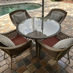 Outdoor Wicker Dining Set