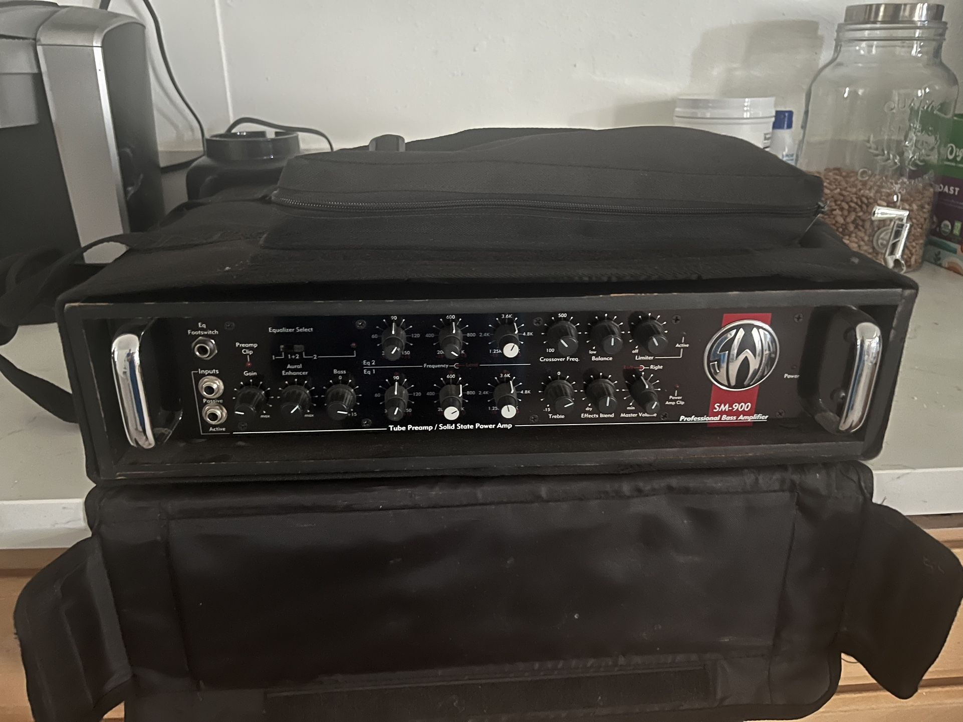 SM - 900 Professional Bass Amplifier