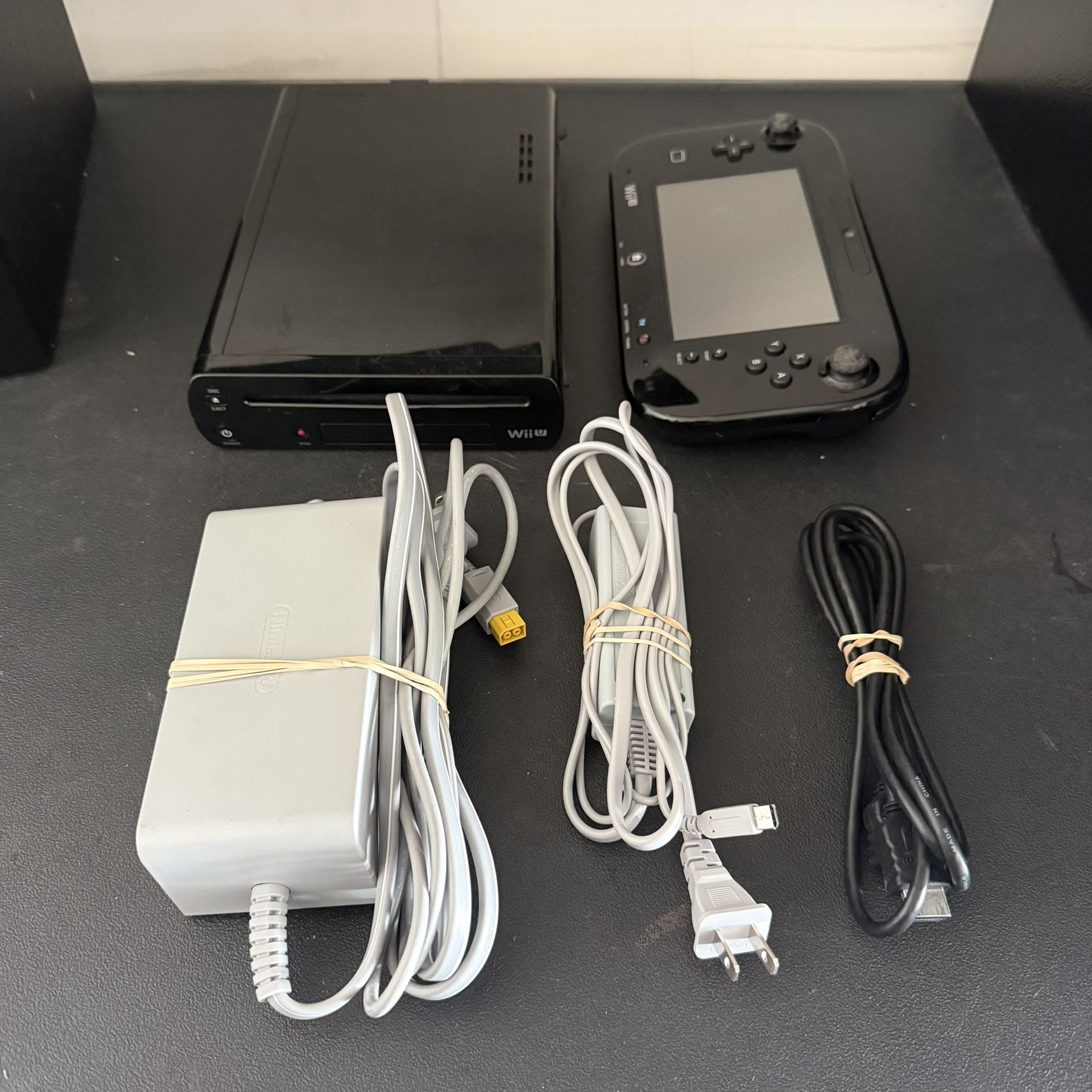 Wii U Console – Complete Set – Works Great