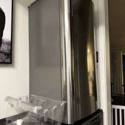 LG Fridge, Top Freezer Stainless Steel  44H-20W-21D