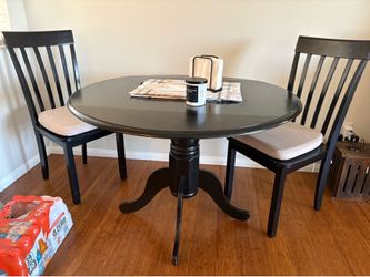 Table & Chairs