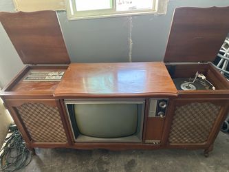 Vintage Console TV Stereo Record Player Cabinet