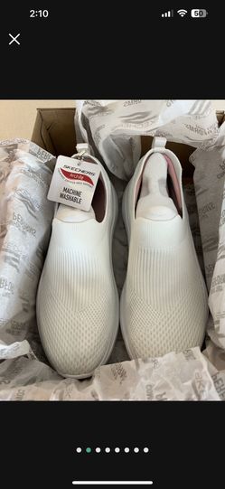 SKECHERS Size 7 GO WALK Arch Fit