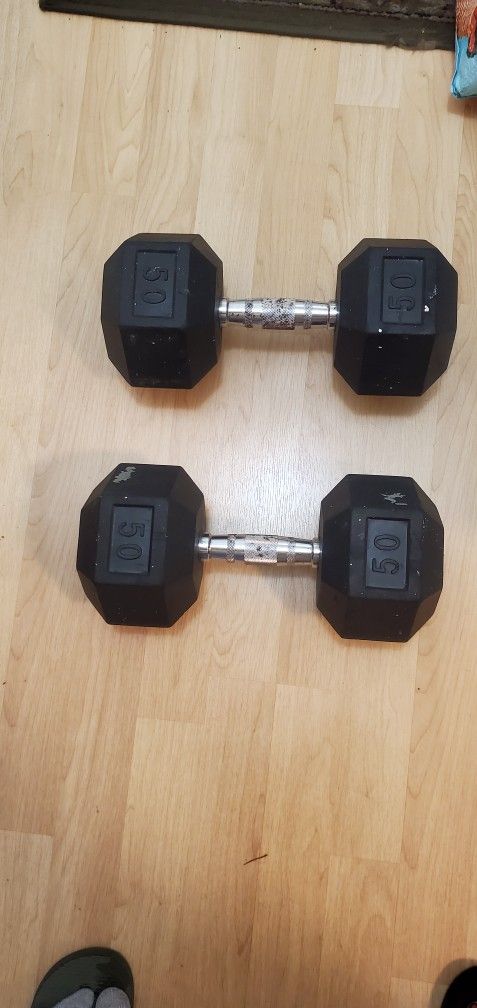 Dumbbells. https://offerup.com/redirect/?o=NTAuTEI=. 