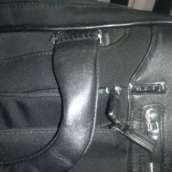 TUMI LAPTOP BAG . BRIEF CASE