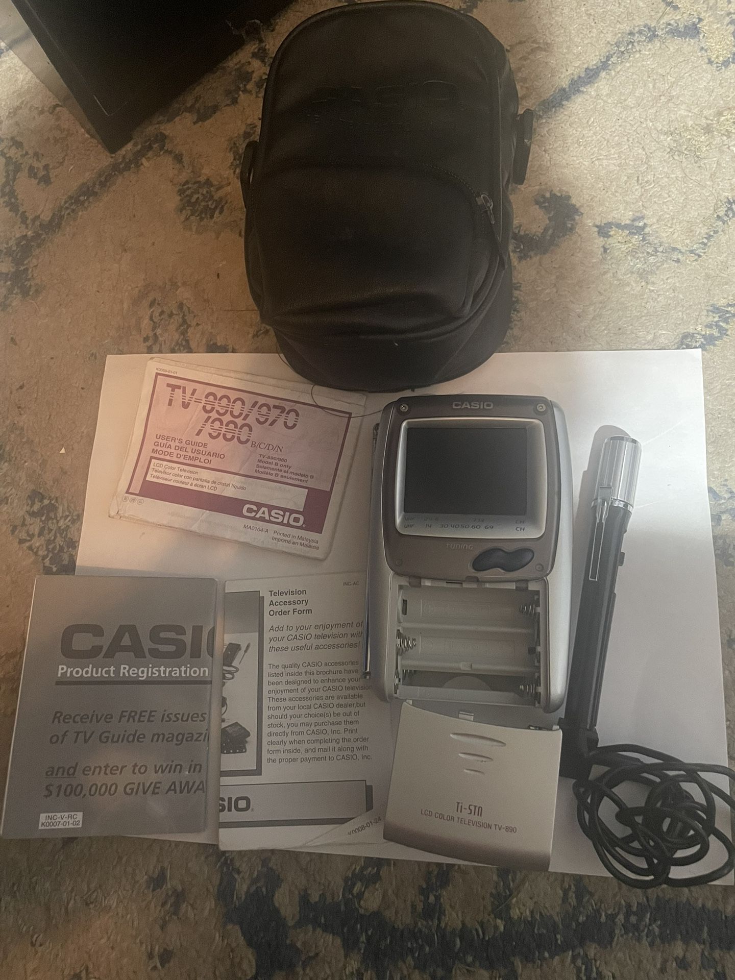 Vintage Casio TV-890B Portable Battery Operated Pocket TV Tested/Works