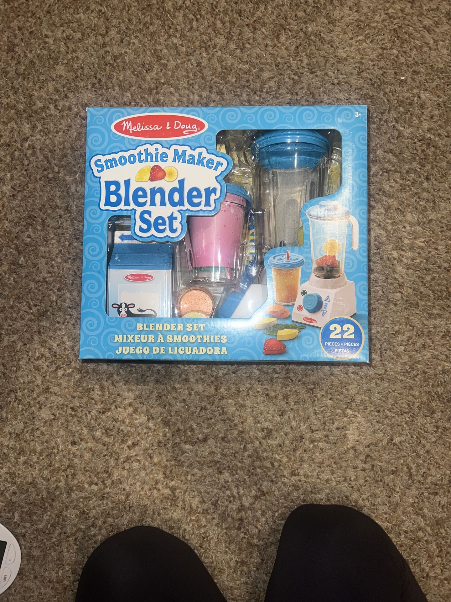 Melissa & Doug Smoothie Maker, Working Pretend Play Blender Set with Toy Food & Play Kitchen Accessories, Preschool Learning Toys for Girls & Boys 3+
