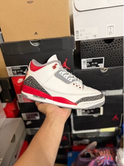 2022 Jordan Fire Red 3s size 10 USED But Clean