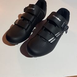 Cycle Shoes Size 43