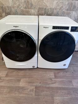 Whirlpool washer and dryer laundry