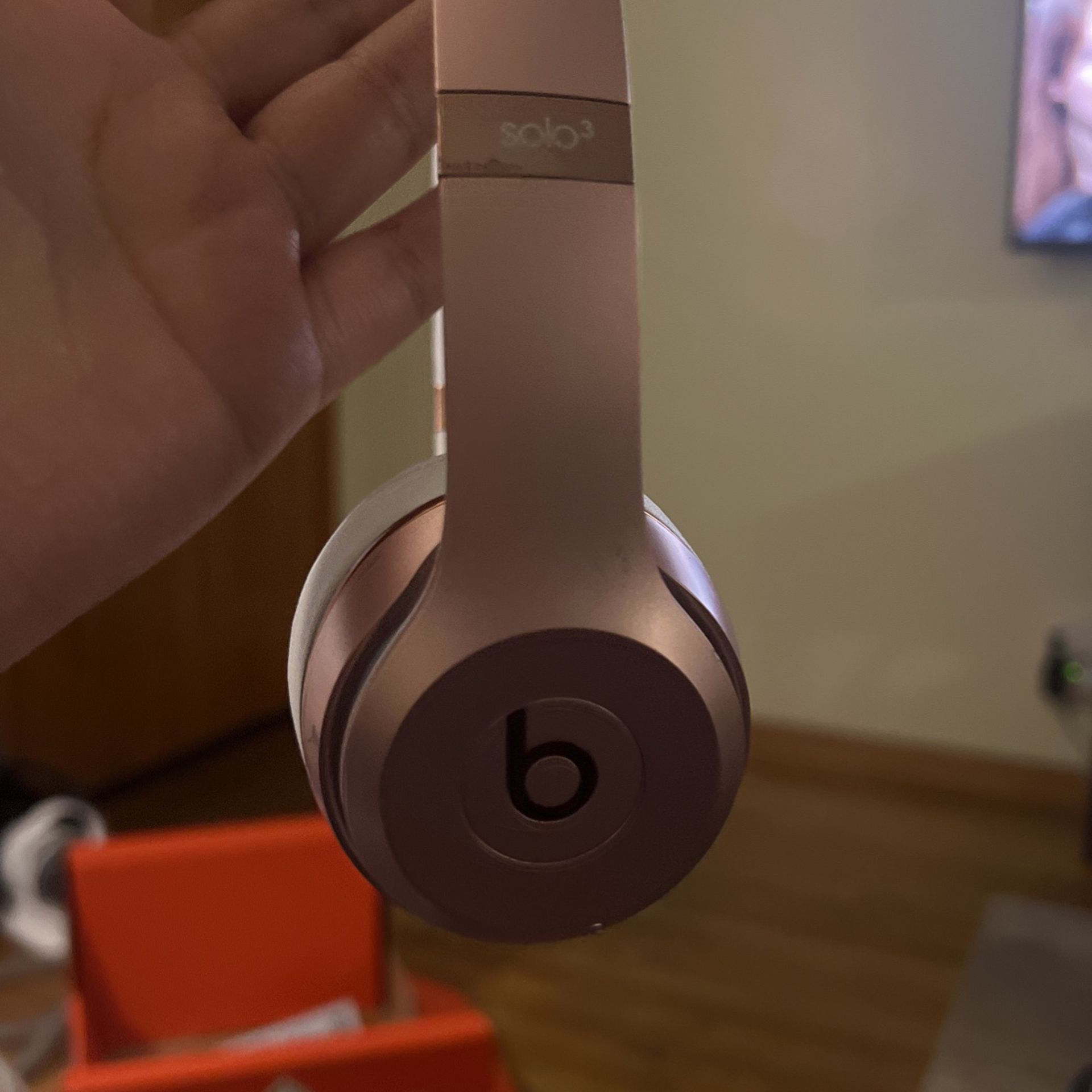Rose Gold Beats Solo 3 