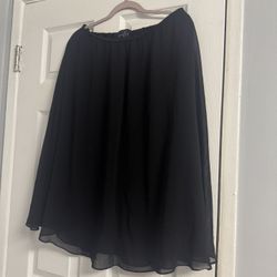 Black Skirt 