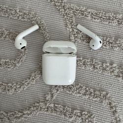 Apple AirPods First Gen