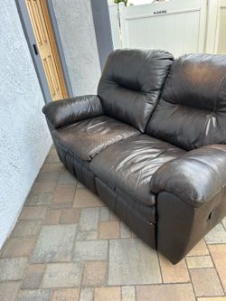 Free Reclining Love Seat