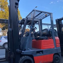 Well Maintained Toyota forklift
3 stage 
Side shift
