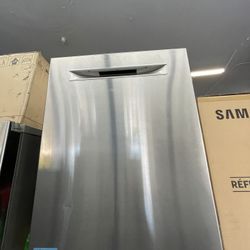 Bosch Dishwasher In Stainless Steel New Open Box With Stainless Tub