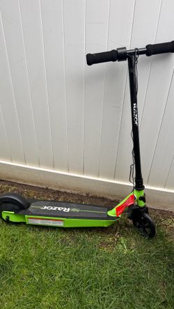 Razor Black Label E90 Electric Scooter