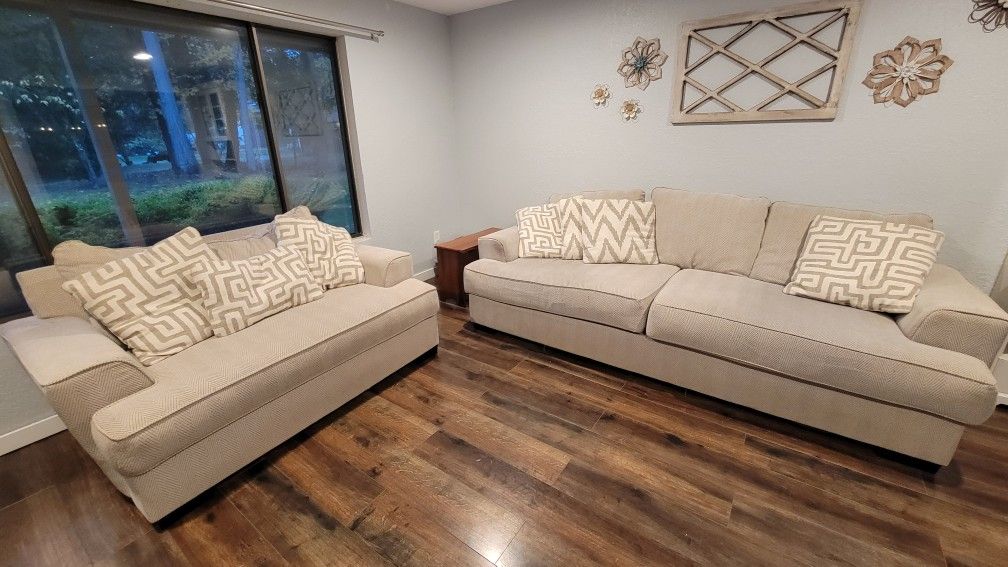 OLD CANNERY Off White Couch And Loveseat