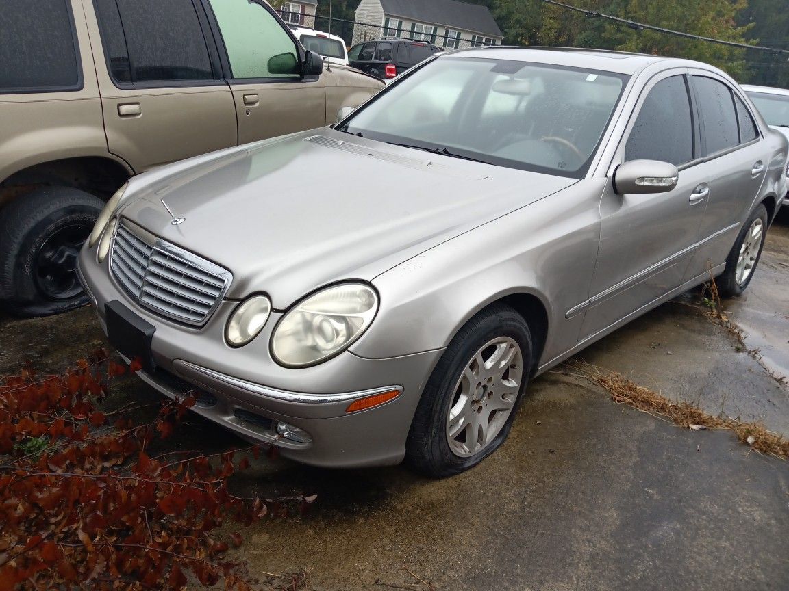 Mercedes Benz E320 2005 for part's