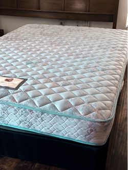 USED QUEEN SIZE STEARN FOSTER MATTRESS ONLY