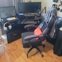 Corner Desk With Keyboard Tray And Chair 