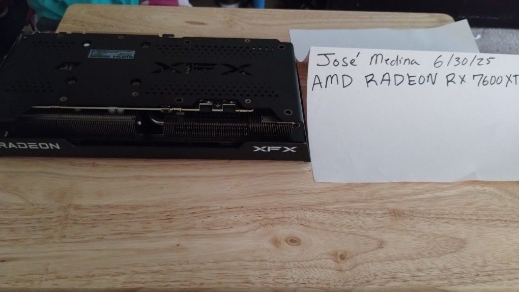 AMD Radeon RX 7600 XT 16 GB VRAM.
