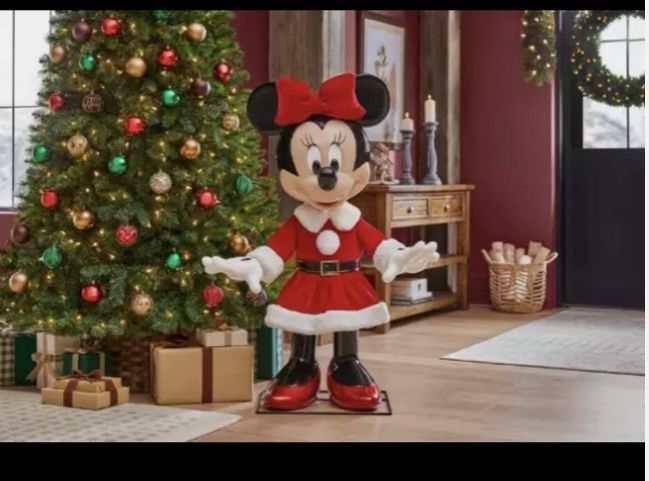 Minnie Mouse Holiday Animatronic