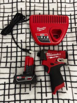 Milwaukee M12 FUEL Impact Driver with Battery 4.0 and Charger