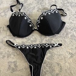 Black Bra (36C) & Thong (8)