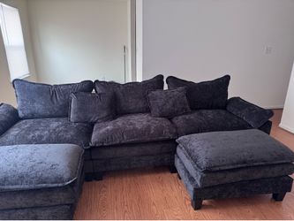 Modern Sectional Couch w/ Ottoman – Like New (Never Used)