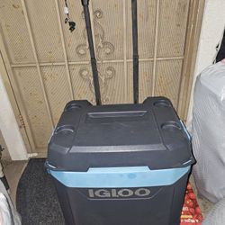 Iqloo Cooler Wheel On 