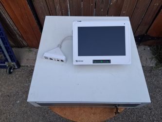 Clover Credit Card Terminal & Cash Drawer/Terminal de Tarjeta de Crédito y Cajón de Efectivo Clover