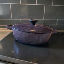 Authentic Le Creuset 27cm Purple Oval Dutch Oven – Excellent Condition