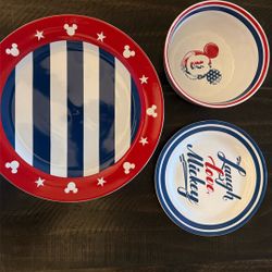 Mickey Mouse Dinerware