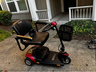 Pride Go-Go 3 Wheel Mobility Scooter – Excellent Condition, New Batteries