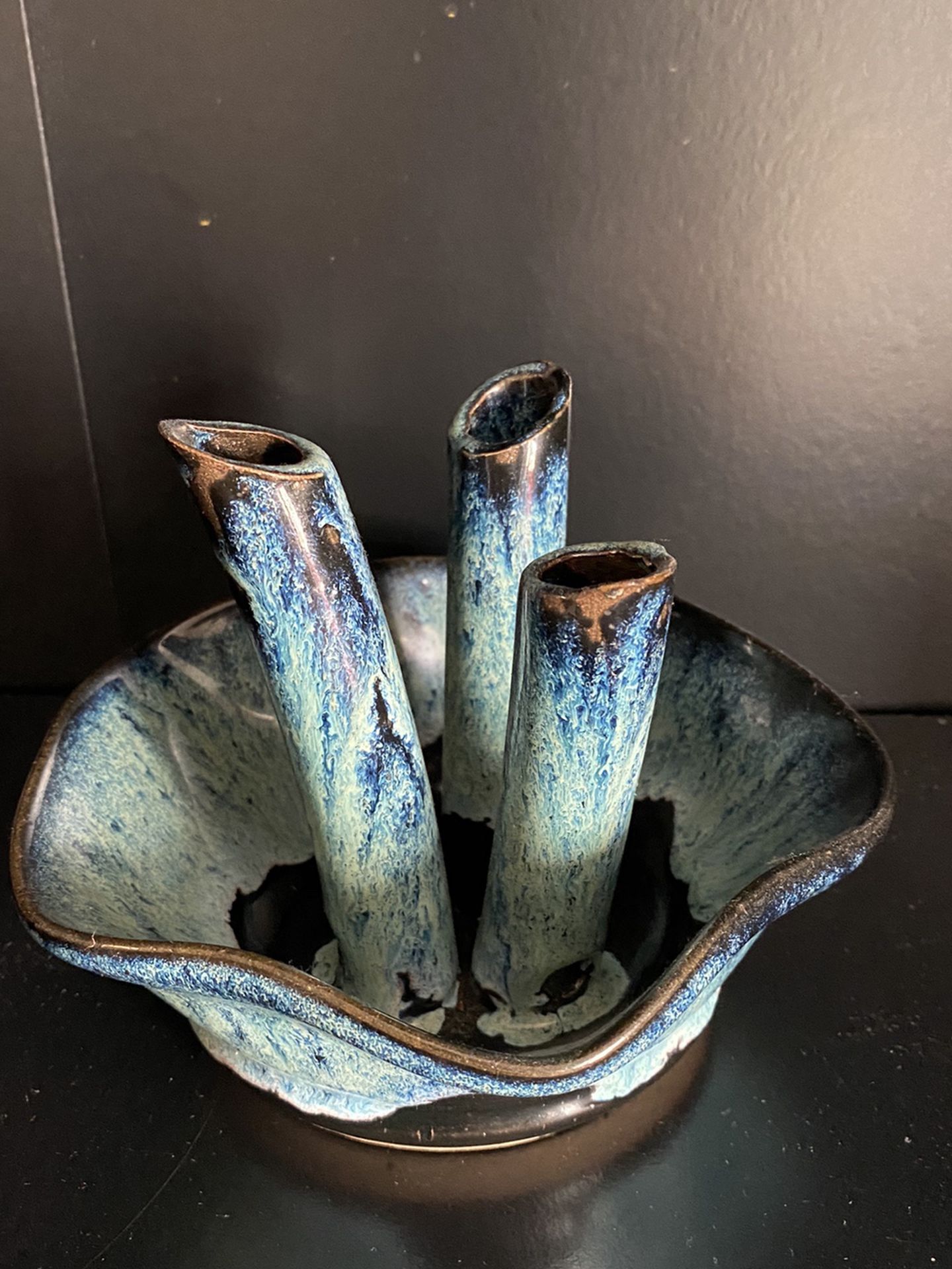 MOVING OUT SALE!!! Ceramic 3 stem flower Vase