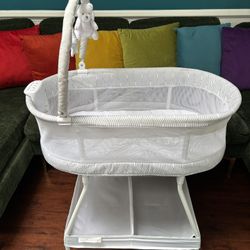 Bassinet (Delta Children)