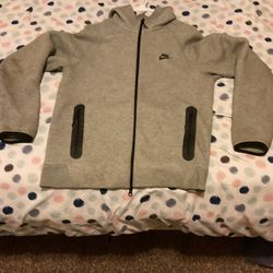 Men’s Gray & Black Nike Trech (M)