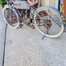 1910 replica Harley Davidson, good for man cave.Good for display window